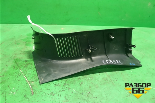 Обшивка багажника на заднюю панель (правая) (2N11N13024ACW) для Ford Fusion с 2002г (Фьюжн)