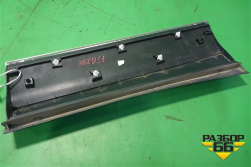 Накладка двери задней правой (5NA854950N) для Volkswagen Tiguan с 2016г (Тигуан)