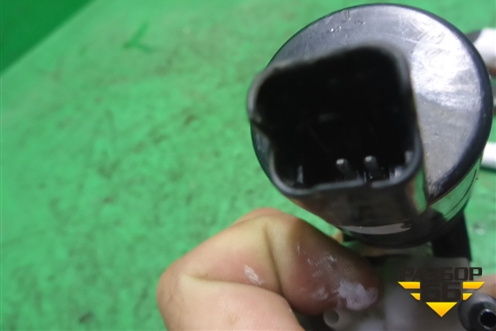 Насос омывателя (на 2 отвода) для Nissan Pathfinder (R51M) с 2004-2014г (Патфиндер)