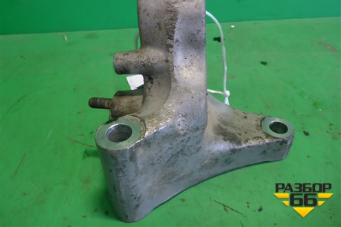 Кронштейн двигателя правый  ( 10.8л D11) (21521353) для Volvo TRUCK FM с 2001-2013г (ФМ)