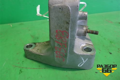 Кронштейн двигателя правый  ( 10.8л D11) (21521353) для Volvo TRUCK FM с 2001-2013г (ФМ)