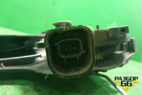 Замок двери задней правой (2 контакта) для Toyota Rav-4 с 2000-2005г (Рав 4)