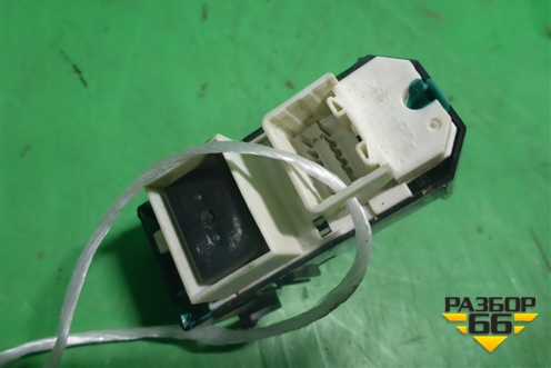 Кнопка стеклоподъёмника (задняя левая правый руль) для Toyota Land Cruiser (100) с1998-2007г (Ленд Крузер)
