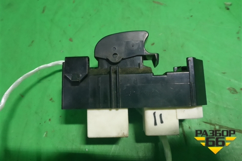Кнопка стеклоподъёмника (задняя правая правый руль) для Toyota Land Cruiser (100) с1998-2007г (Ленд Крузер)