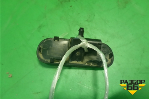 Форсунка омывателя лобового стекла (левая с обогревом) (6J0955985A) для Seat Ibiza с 2008-2017г (Ибица)