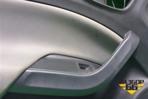 Обшивка двери передней левой под электрику (3-х дверный кузов) для Seat Ibiza с 2008-2017г (Ибица)