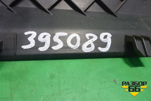 Накладка на торпедо (боковая правая) (1Z0857504) для Skoda Octavia (А5) с 2004-2013г (Октавия)