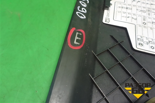 Накладка на торпедо (боковая левая) (1Z0857503) для Skoda Octavia (А5) с 2004-2013г (Октавия)