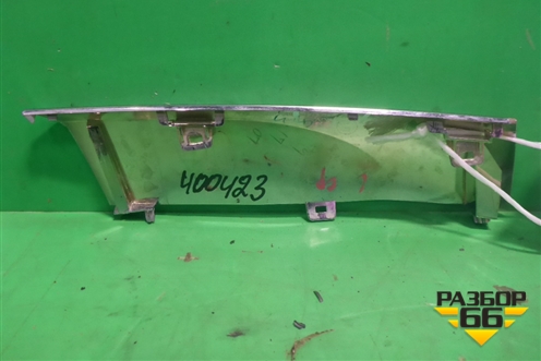 Накладка на решетку радиатора (средняя левая) (531240K140) для Toyota Fortuner с 2016г (Фортунер)