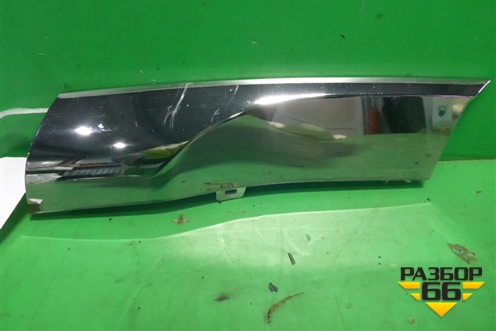 Накладка на решетку радиатора (средняя левая) (531240K140) для Toyota Fortuner с 2016г (Фортунер)