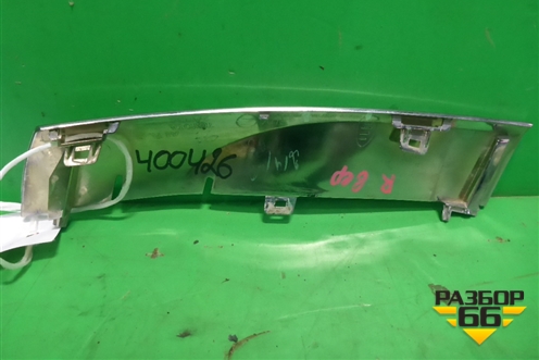 Накладка на решетку радиатора (верхняя правая) (531210K670) для Toyota Fortuner с 2016г (Фортунер)