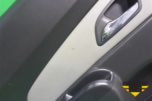 Обшивка двери задней правой под механику (седан) (96950771) для Chevrolet Cruze c 2009-2015г (Круз)