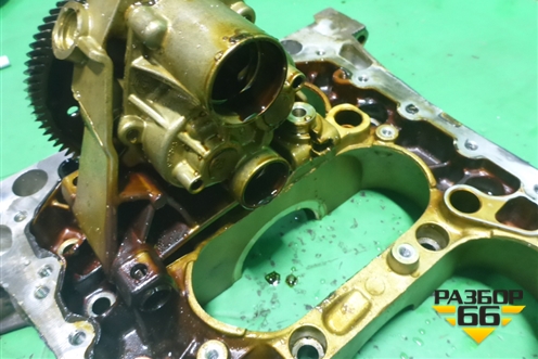 Насос масляный (3.2л B6324S в сборе с плитой двигателя) (6G9N6600AF) для Volvo XC90 с 2002-2015г (ХС90)