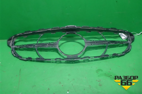 Кронштейн решетки радиатора (AMG) для Mercedes Benz C-Klass W205 с 2014г (Ц)