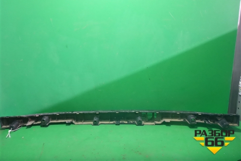 Кронштейн заднего бампера центральный (4M0807458) для Audi Q7 c 2015г (Ку 7)