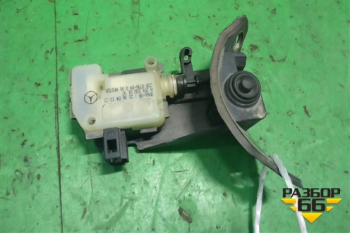 Активатор лючка бензобака (A2518200197) для Mercedes Benz CLS C219 с 2004-2010г (ЦЛС)