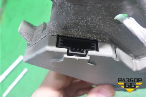 Антенна электрическая (усилитель) (A2118270642) для Mercedes Benz CLS C219 с 2004-2010г (ЦЛС)