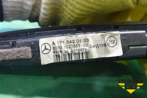 Дисплей паркинга (задний) (A1715420123) для Mercedes Benz CLS C219 с 2004-2010г (ЦЛС)