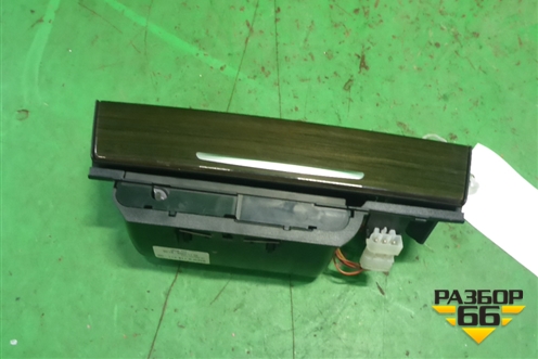 Пепельница (передняя) (9119317) для BMW 7 серия F01/F02 с 2008г