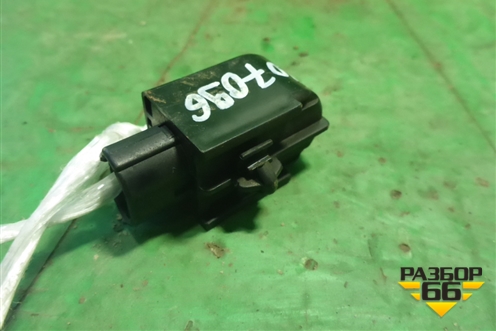 Реле (с двери багажника) (8974751010) для Lexus RX 300/330/350 с 2003-2009г (РХ)