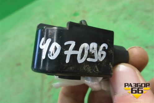 Реле (с двери багажника) (8974751010) для Lexus RX 300/330/350 с 2003-2009г (РХ)