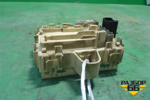 Блок предохранителей салонный (в багажник) для Lexus RX 300/330/350 с 2003-2009г (РХ)