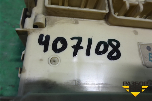 Блок предохранителей салонный (в багажник) для Lexus RX 300/330/350 с 2003-2009г (РХ)