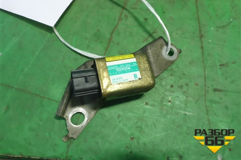 Датчик AIR BAG (правый) (8983348010) для Lexus RX 300/330/350 с 2003-2009г (РХ)