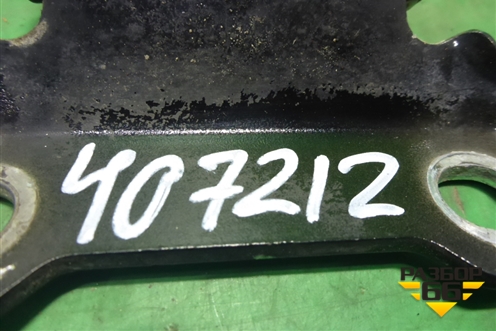 Петля двери багажника (6881048010) для Lexus RX 300/330/350 с 2003-2009г (РХ)