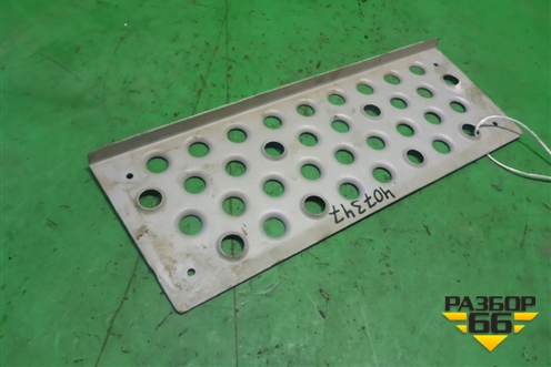 Подножка ступенька (Верхняя в нижний корпус) для Mercedes Benz TRUCK Axor 2 с 2004г (Аксор)