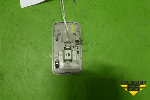 Плафон салонный центральный для Toyota Corolla (E12) с 2001-2007г (Королла 120)