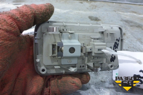 Плафон салонный центральный для Toyota Corolla (E12) с 2001-2007г (Королла 120)