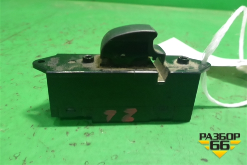 Кнопка стеклоподъёмника (задней левой) (MR587880) для Mitsubishi Lancer-9  с 2003-2008г (Лансер)