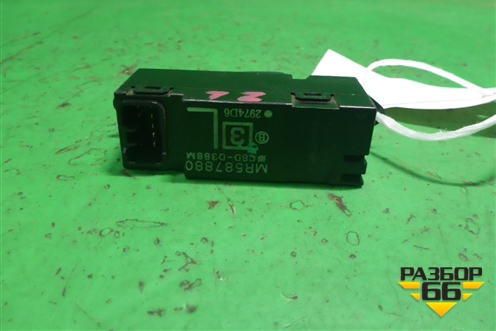 Кнопка стеклоподъёмника (задней левой) (MR587880) для Mitsubishi Lancer-9  с 2003-2008г (Лансер)