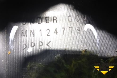 Накладка на торпедо (правая под бардачком) (MN124779) для Mitsubishi Lancer-9  с 2003-2008г (Лансер)