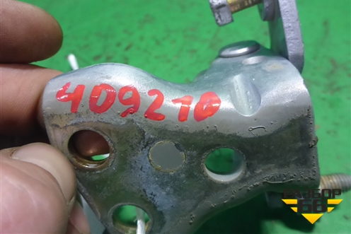 Петля двери задней левой верхняя (MR313665) для Mitsubishi Lancer-9  с 2003-2008г (Лансер)