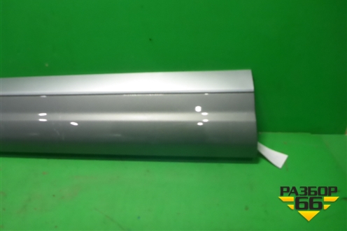 Накладка двери передней левой (4M0853959F) для Audi Q7 c 2015г (Ку 7)