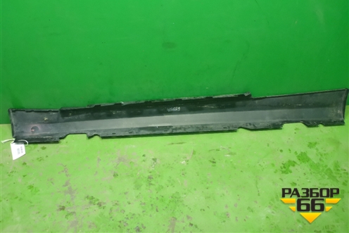 Накладка на порог наружная правая (3-х дверный кузов) (51777183234) для BMW 1-серия Е87/E81 с 2004-2011г