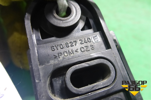 Отбойник двери багажника (6Y0827240E) для Skoda Yeti с 2009г (Етти)