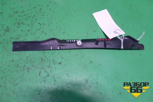 Накладка на торпедо (вертикальная левая) (EMB500231) для Land Rover Discovery 3 с 2004-2009г (Дискавери)