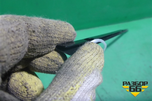 Кронштейн молдинга лобового стекла левый (новый) (727253JA0A) для Nissan Pathfinder (R52R) с 2012-2020г (Патфиндер)