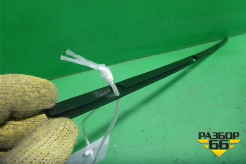 Кронштейн молдинга лобового стекла правый (новый) (727263JA0A) для Nissan Pathfinder (R52R) с 2012-2020г (Патфиндер)