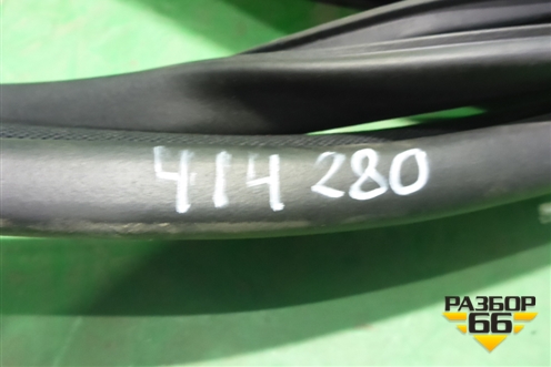 Уплотнитель двери (задней левой на кузов) для Kia Quoris с 2012г (Кворис)