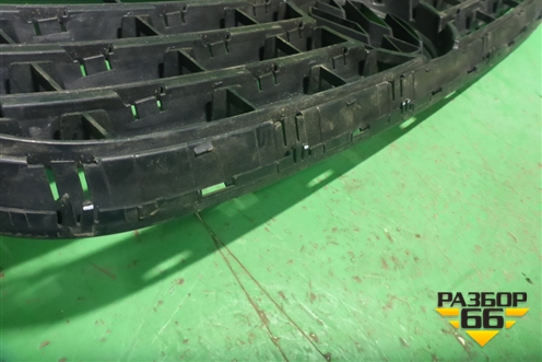 Решетка радиатора (до 2010г) (7H5807101) для Volkswagen Transporter T5 с 2003-2015г (Транспортер Т5)