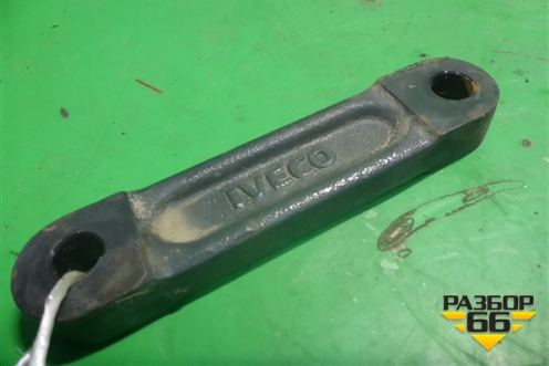 Проставка (траверсы КПП) (8165567) для Iveco Stralis с 2007г (Стралис)