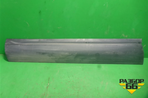 Накладка двери передней левой (7P6854939G) для Volkswagen Touareg с 2010-2018г (Туарег)