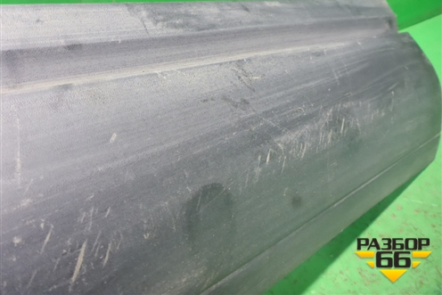 Накладка двери передней левой (7P6854939G) для Volkswagen Touareg с 2010-2018г (Туарег)