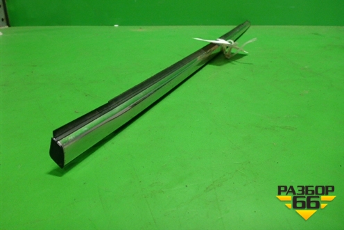 Накладка стекла заднего левого (828203TA0A) для Nissan Teana (L33) с 2013г (Теана)