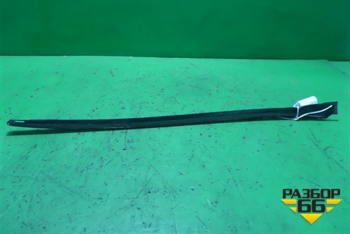 Молдинг лобового стекла правый (6J0854320) для Seat Ibiza с 2008-2017г (Ибица)