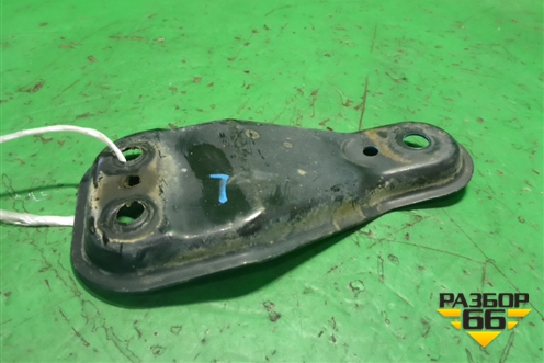 Кронштейн рычага левый (6R0199517) для Seat Ibiza с 2008-2017г (Ибица)